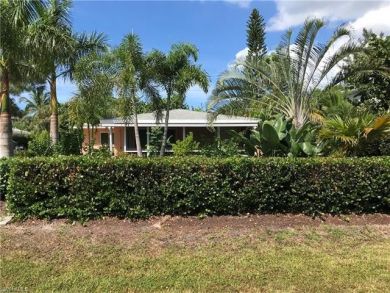 Sanibel Vacation Home Sleeps Four Guests.